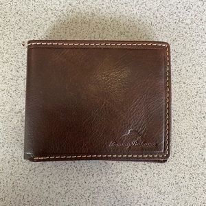 Tommy bahama men’s wallet ( new with out tag)